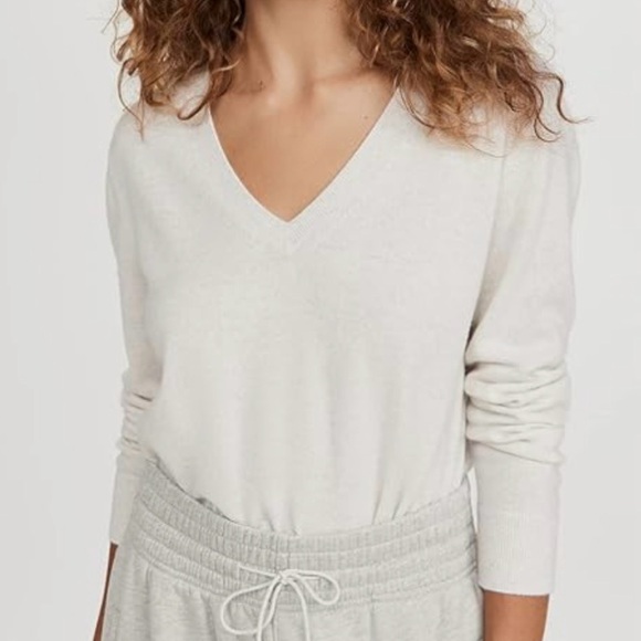 VINCE Cashmere V Neck Sweater Pullover in Heather White,New Products : American Fashion Style Bags On Sale